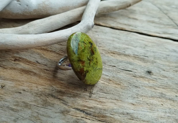 Inel reglabil opal verde, argint 925 rodiat. REZERVAT