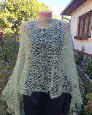 Eșarfă verde din mohair cu mătase, tricotată manual