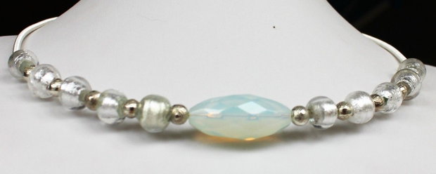 Colier handmade Lumina de Opalit