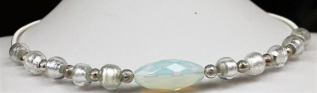 Colier handmade Lumina de Opalit