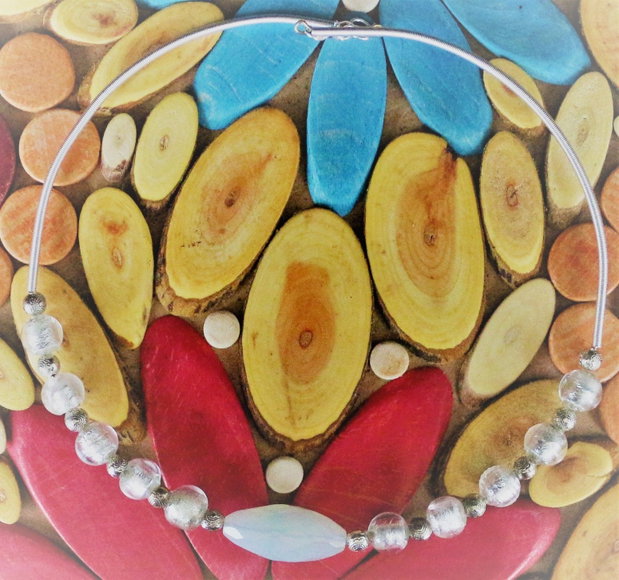 Colier handmade Lumina de Opalit
