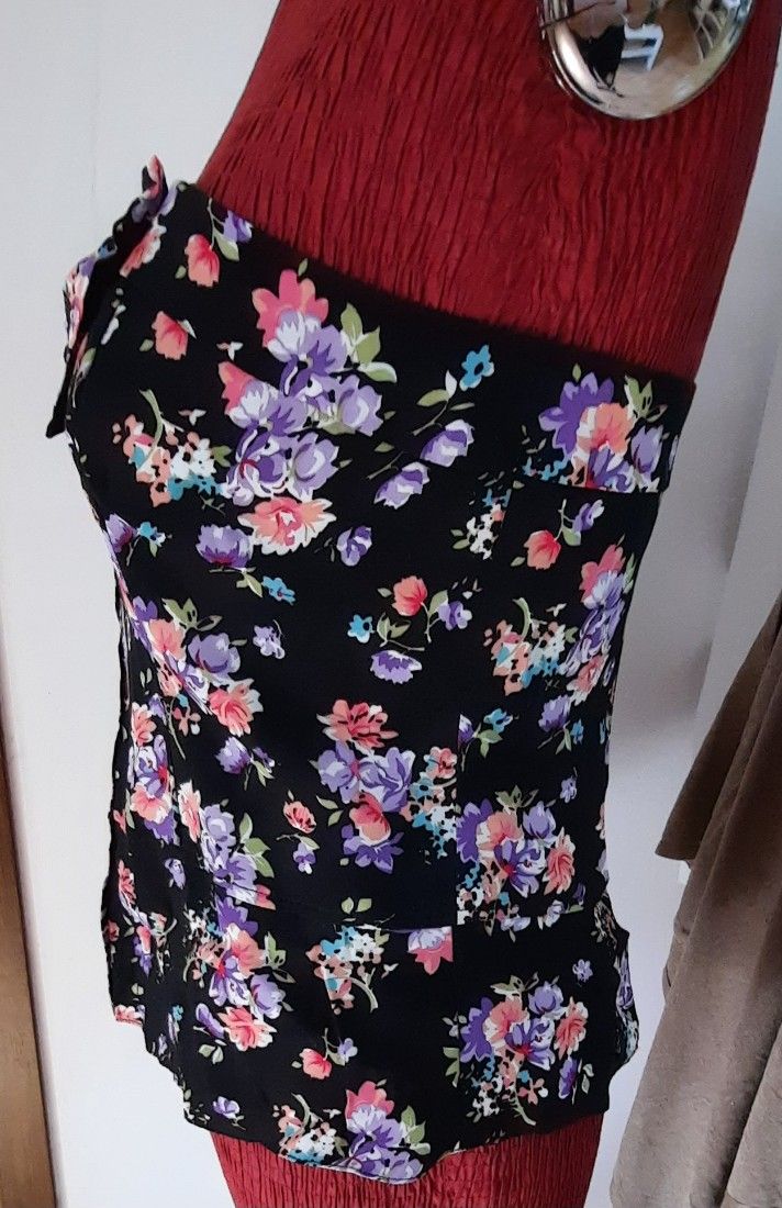 Corset înflorat