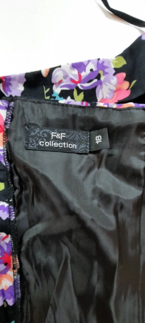 Corset înflorat