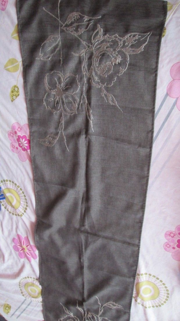 traversa cu broderie