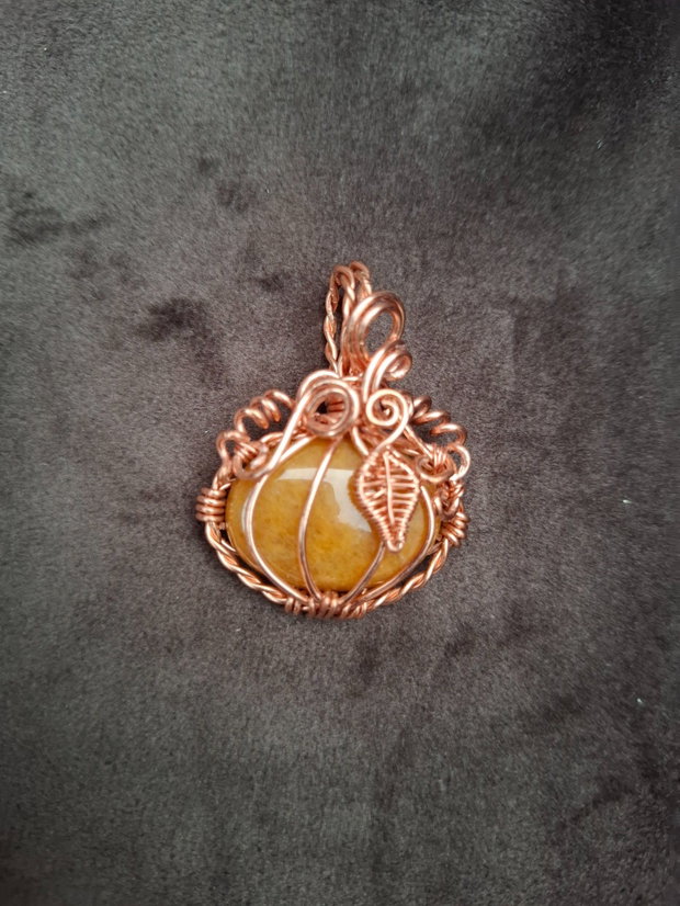 Colier handmade cu medalion dovleac din aventurin și cupru