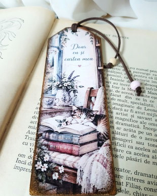 Semn de carte handmade - Cititul, un mic rasfat