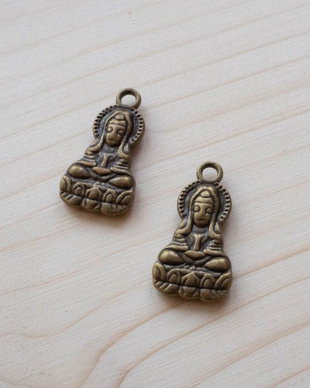 Pandantiv Bodhisattva pe floare de lotus