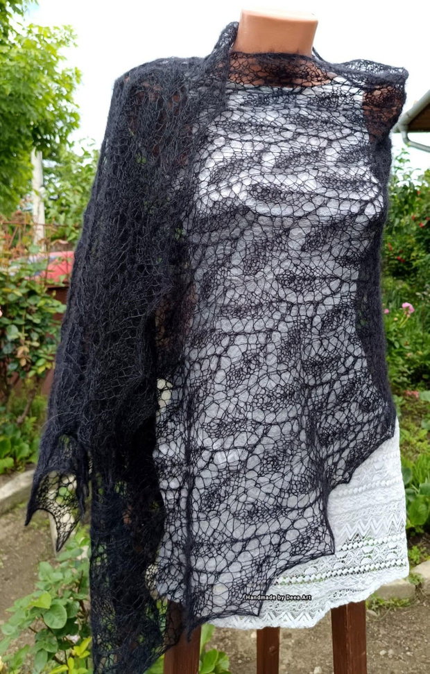 Eșarfă neagra din mohair cu mătase, tricotată manual