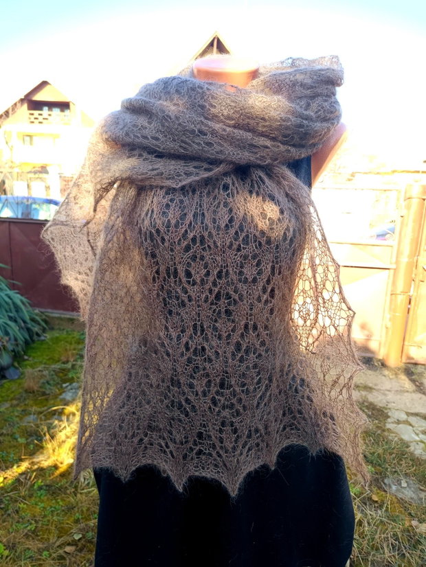 Eșarfă maro din mohair cu mătase, tricotată manual