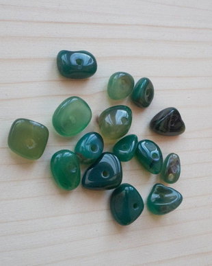 Lot mărgele jad verde, forme neregulate