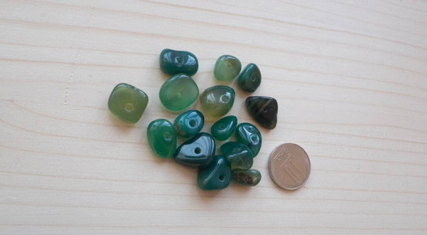 Lot mărgele jad verde, forme neregulate