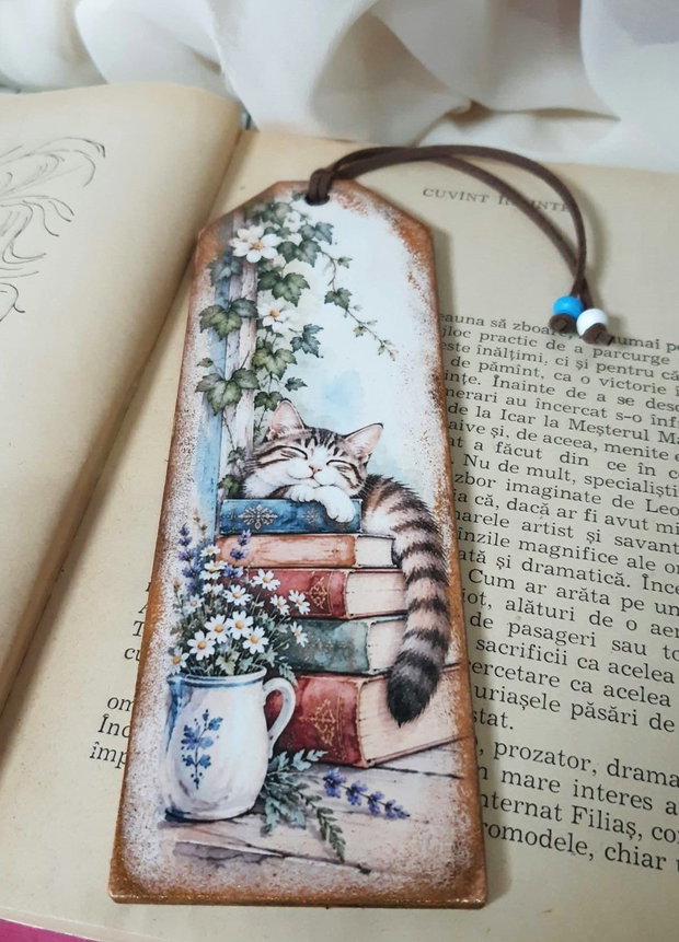 Semn de carte handmade - Cititul, un mic rasfat