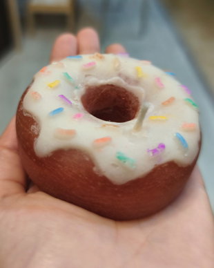 Lumânare handmade Donut cu glazură