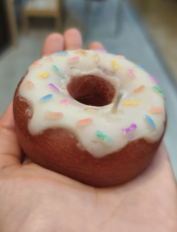 Lumânare handmade Donut cu glazură