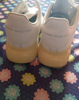 Vând adidași alexander mcqueen