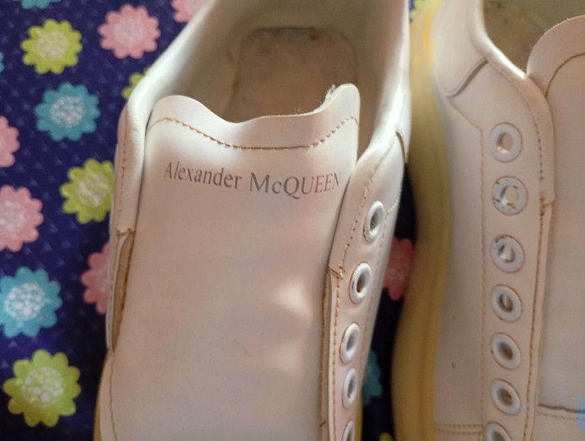 Vând adidași alexander mcqueen