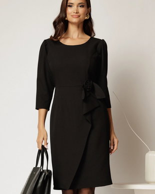 Rochie scurta neagra din stofa cu croi conic si detaliu floral