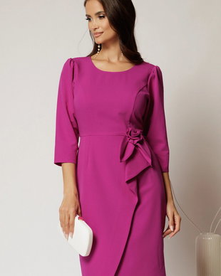Rochie scurta fucsia din stofa cu croi conic si detaliu floral