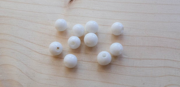 Mărgele lampwork din sticlă albă