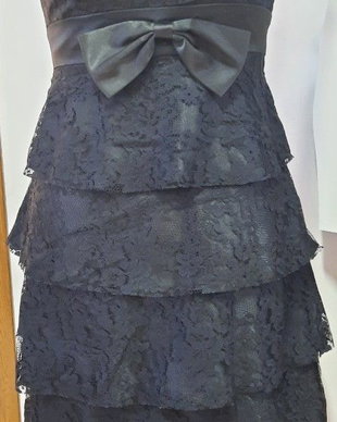 Rochie cu volane din dantelă