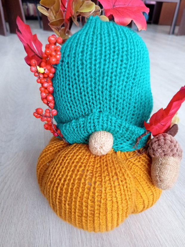 Decorațiune toamnă / Gnom dovleac tricotat manual nou cozy