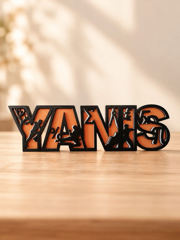 Nume personalizat din lemn, decor 3D stratificat