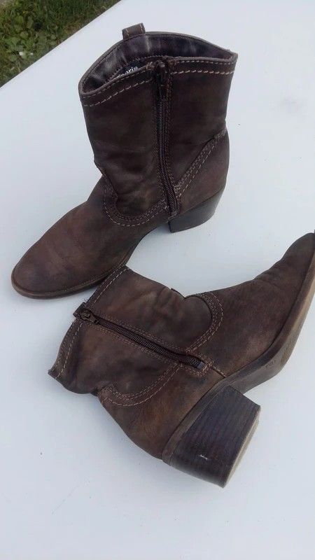 Botine cowboy piele intoarsa Tamaris - marimea 38 lungime brant 23,5 cm