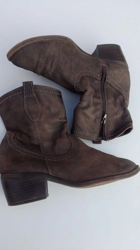 Botine cowboy piele intoarsa Tamaris - marimea 38 lungime brant 23,5 cm