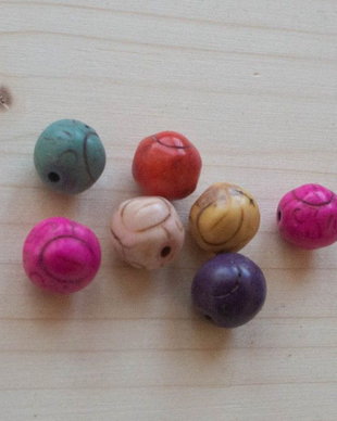Mărgele magnezit colorat