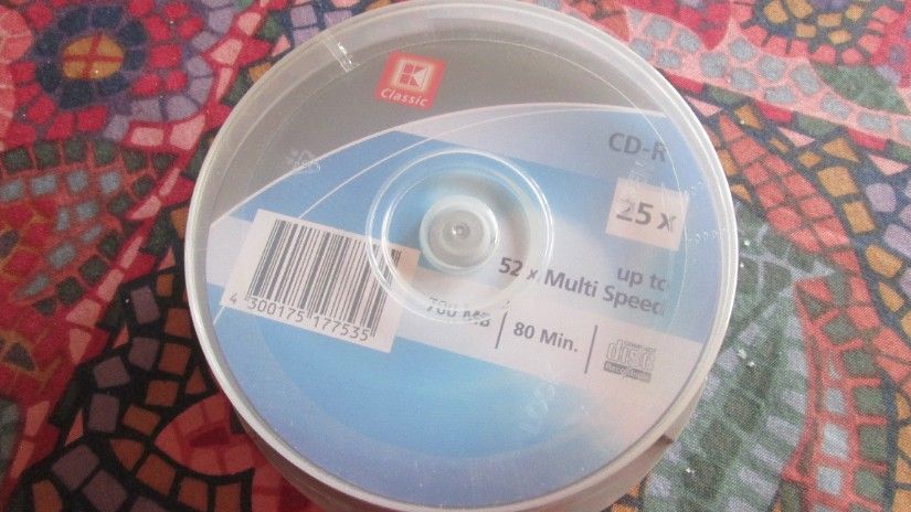 cutie CD-uri sigilate