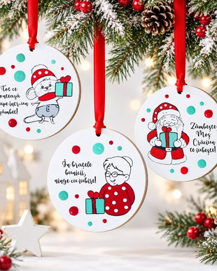 Decoratiune de pom Craciun glob pictat manual cu mesaj