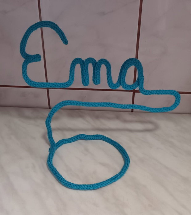 Creatie sub forma de nume Ema din acril