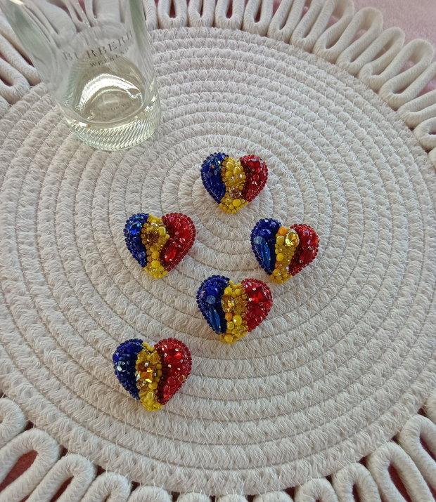 Broșă Inimă tricoloră