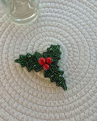 Broșă Crenguță de ilex