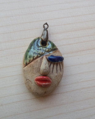 Pandantiv ceramic  Mască stilizată