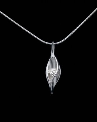 Colier cu pandantiv unicat din argint pur, cu design fluid si un cristal Cubic Zirconia