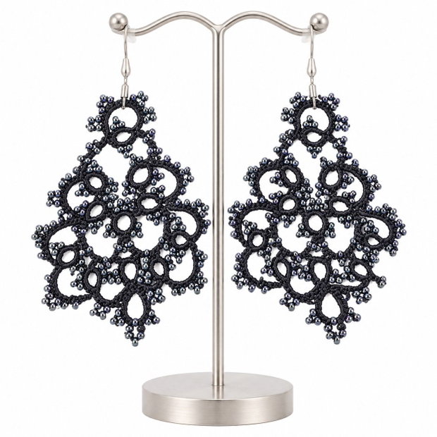 Cercei negri din dantelă frivolite cu mărgele gri Preciosa Ornela, cercei handmade