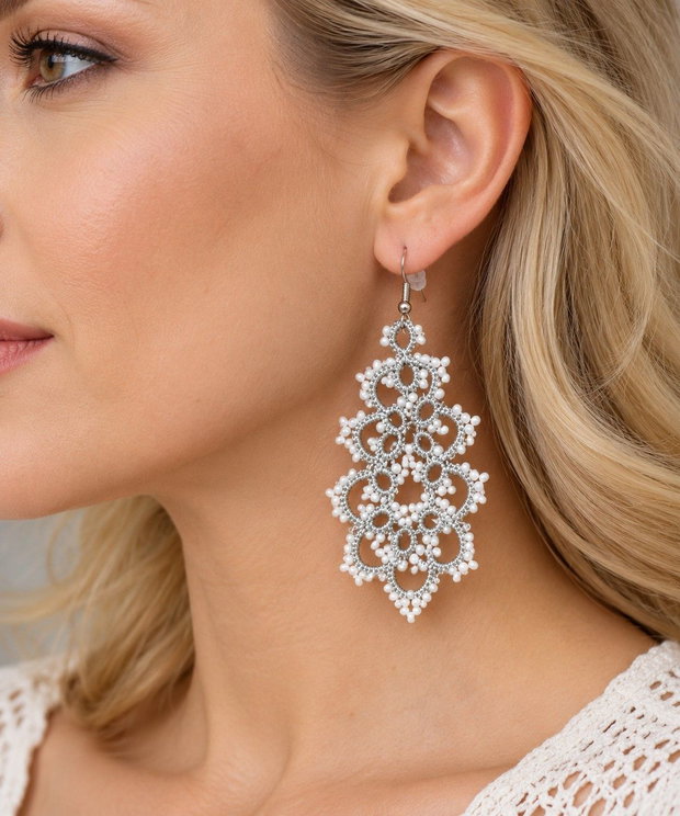 Cercei lungi din dantelă frivolite, argintii cu alb bijuterii handmade elegante