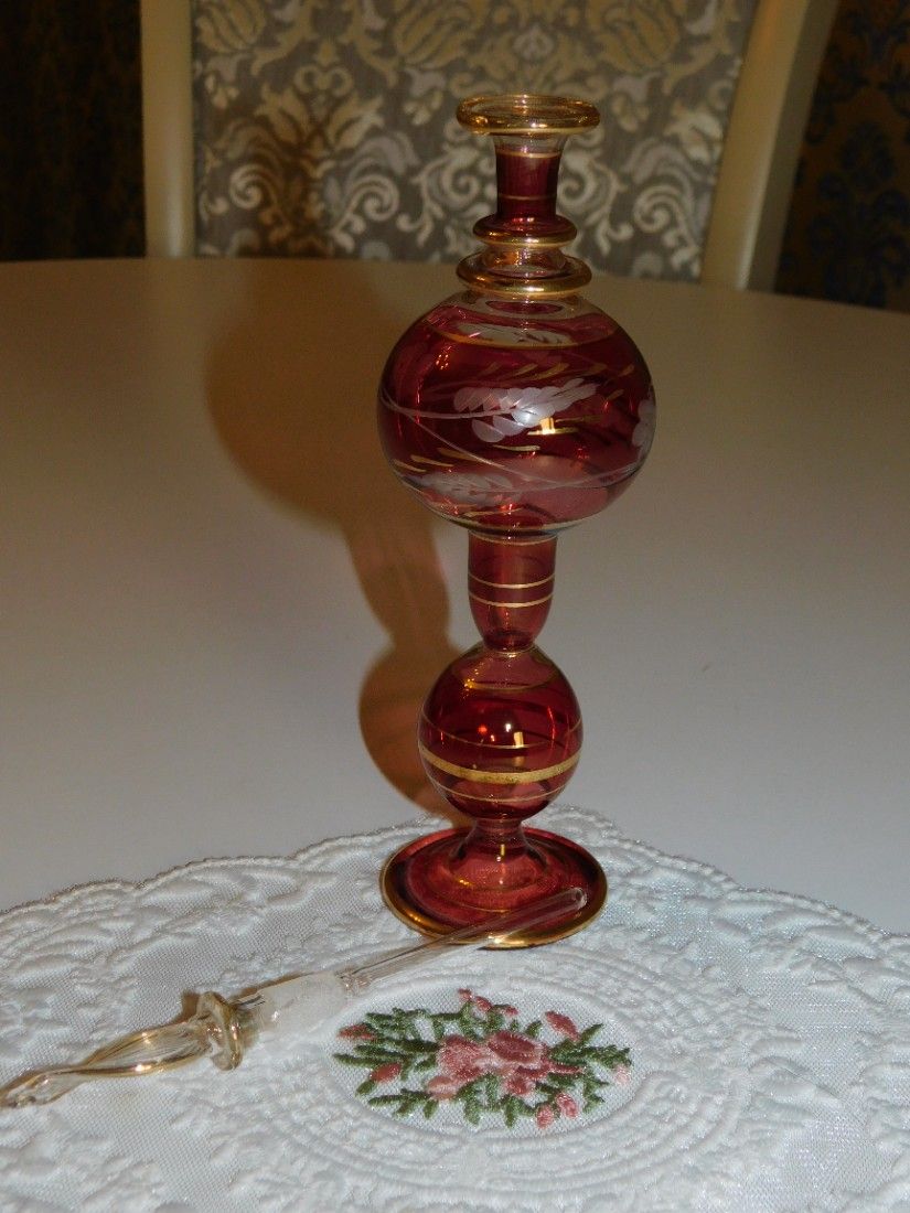 Recipient vintage esenta parfum, cristal neted Bohemia, pictat, superb
