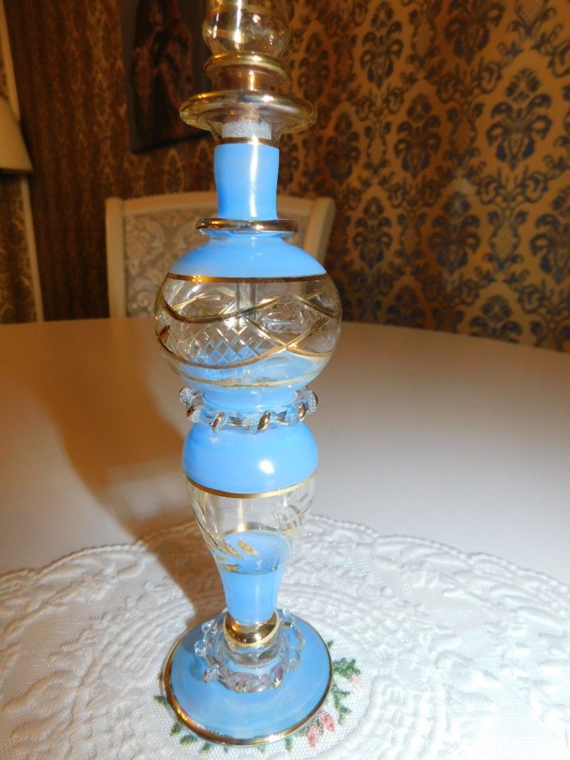 Recipient vintage cristal Bohemia, pictat, pentru esenta parfum