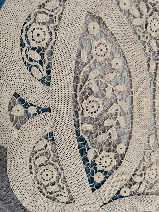 Fata de masa unicat,din macrame rustic