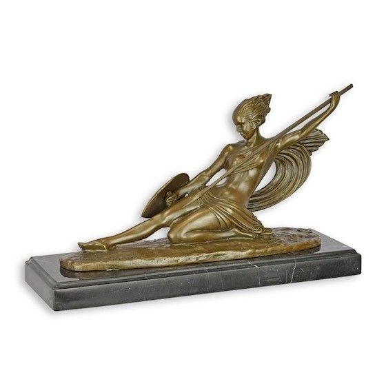 Amazoana razboinica-statueta din bronz cu un soclu marmura