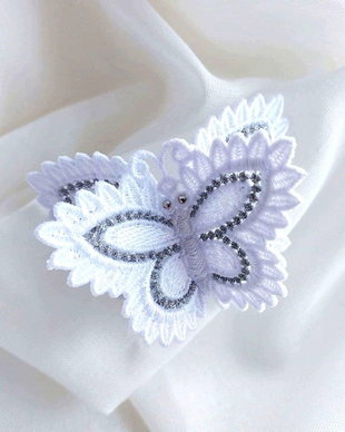 Brosa Fluture Alb Delicat