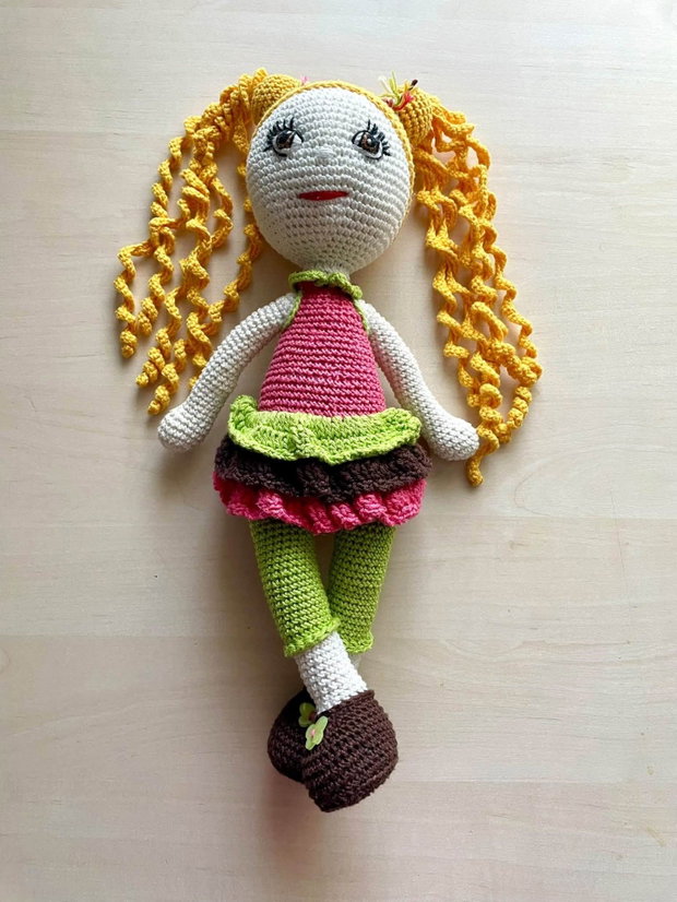Amigurumi, fata cu codite blonde, jucarie crosetata