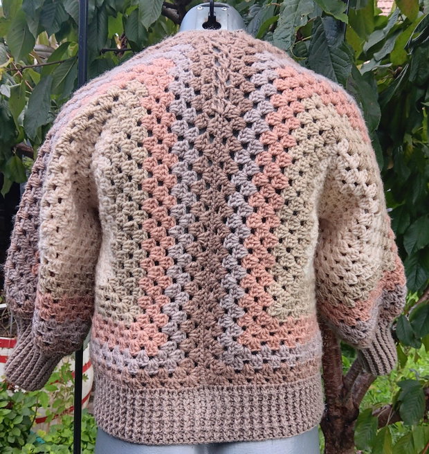 Cardigan croșetat cu mâneci 3/4