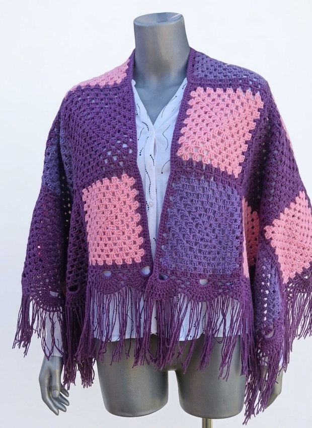Șal/Poncho croșetat manual din pătrate bunică (granny squares)