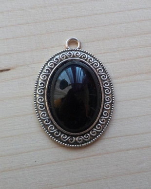 Pandantiv vintage cu cabochon Black Stone