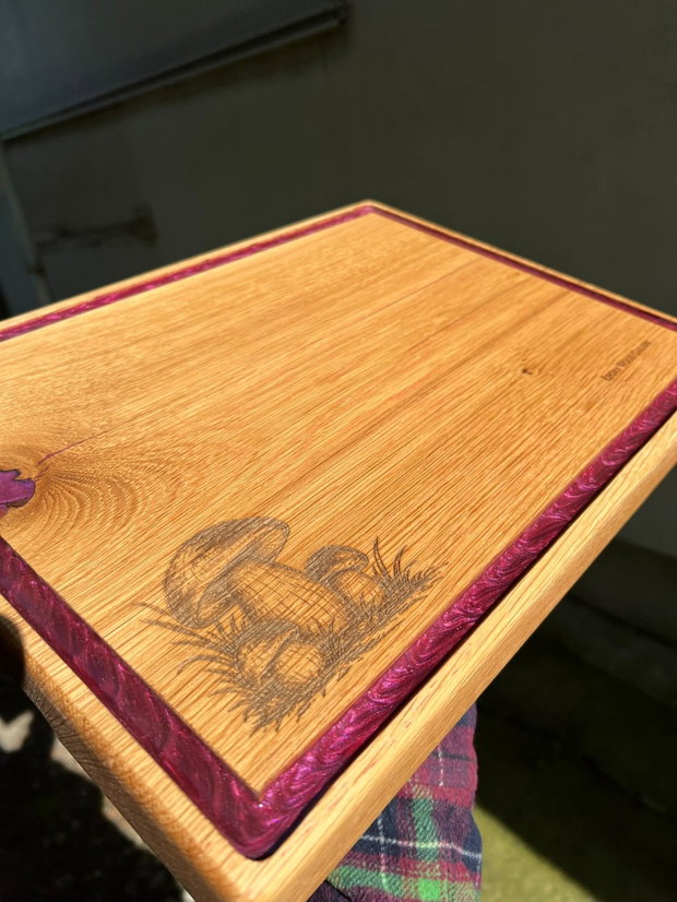 Tocător din lemn masiv de stejar cu rășină epoxidică handmade