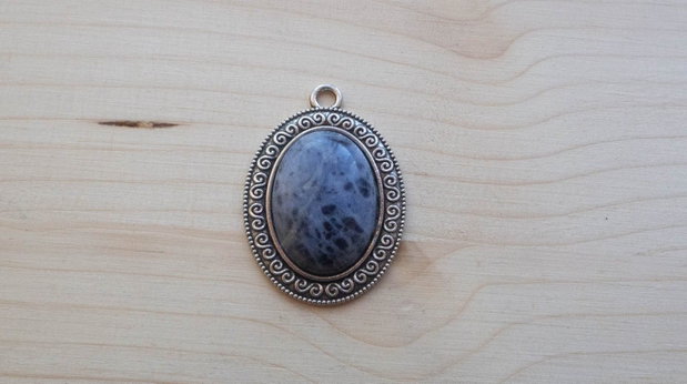 Pandantiv cabochon oval din sodalit