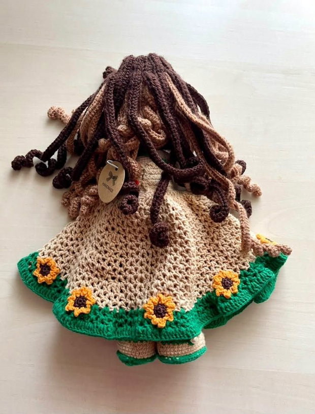 Amigurumi, fata cu coronita, jucarie crosetata